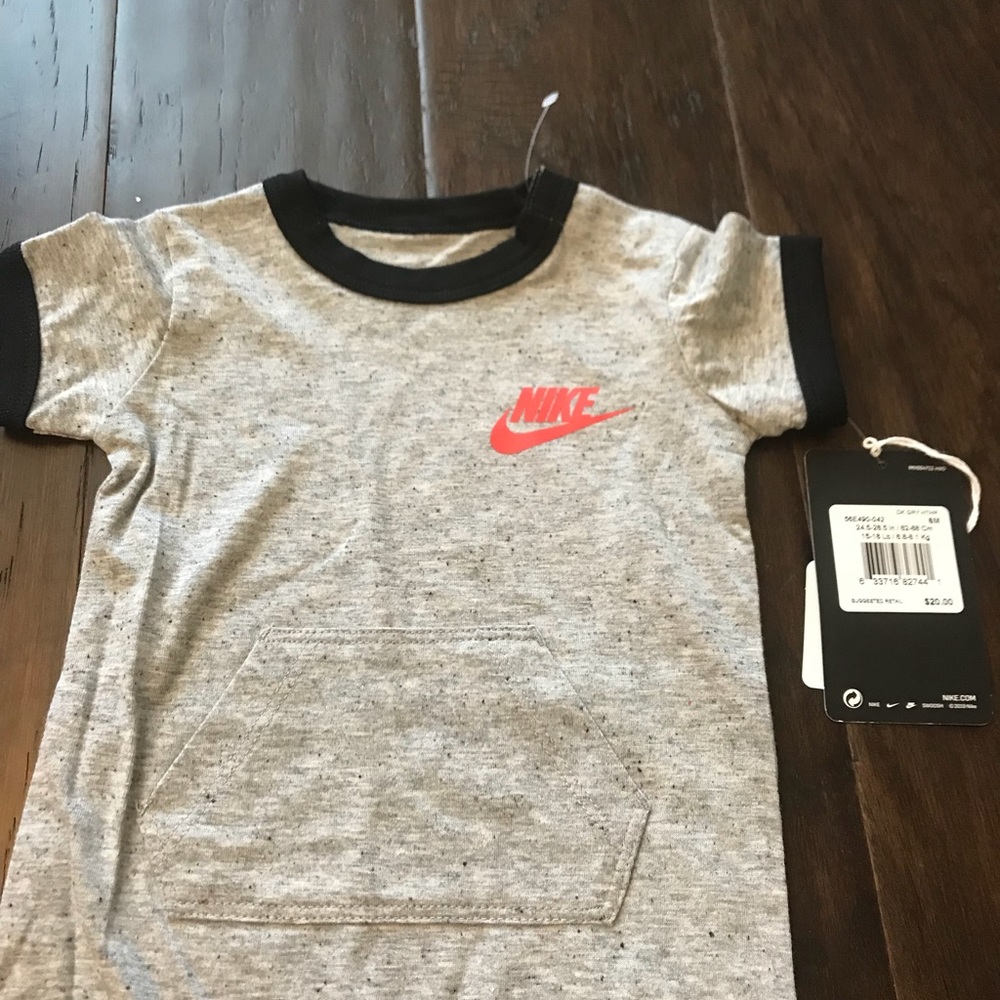 Nike - Picture 2 of 2
